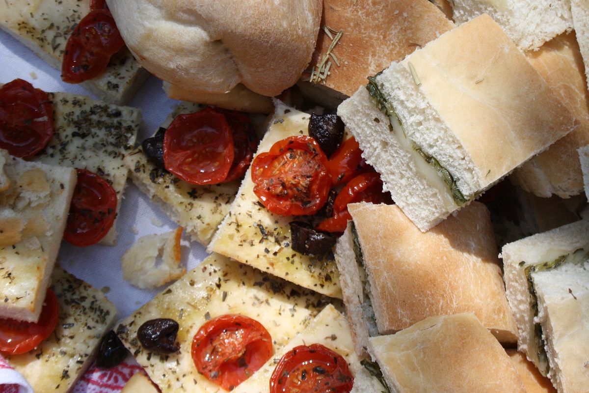 Focaccia Con Tomates Cherry Y Aceitunas Receta R Pida En Cocina