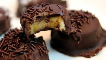 trufas de banana y chocolate derretido