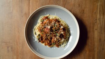 pasta con salsa de lentejas